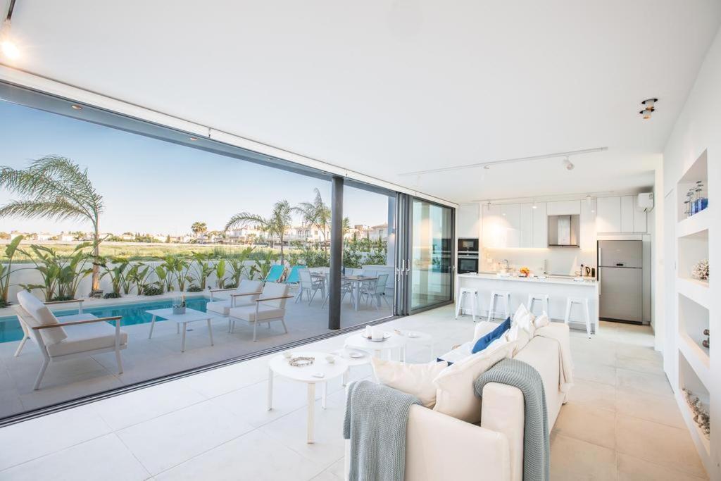The White H Villa, Protaras, Fresh And Peaceful Paralimni Luaran gambar